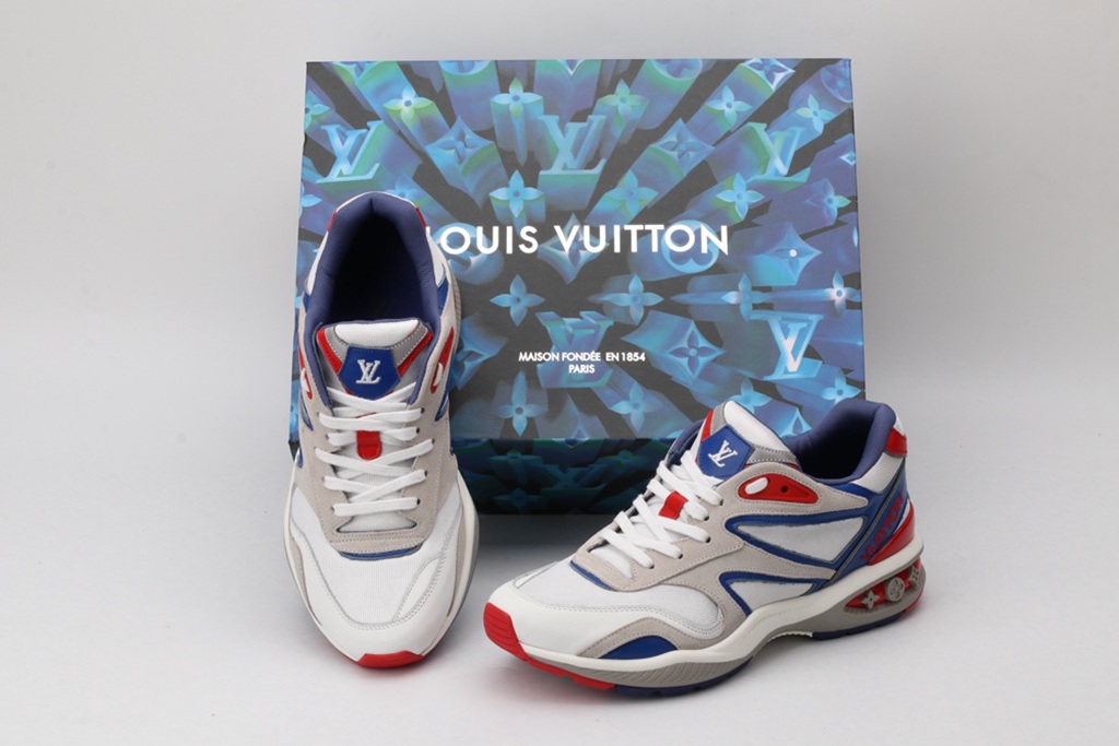 L*V SNEAKER